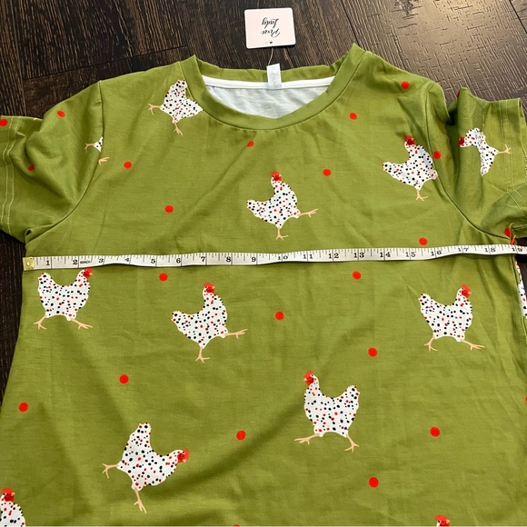 NWT | Pixie Lady | Green tshirt with roosters prints - Picture 4 of 7